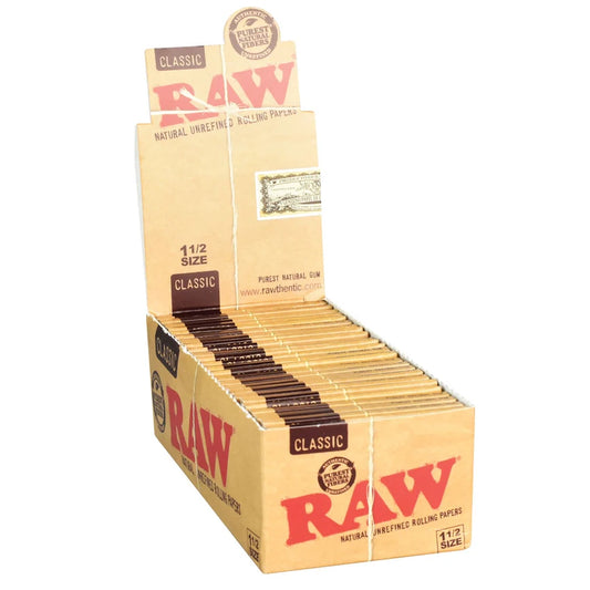 RAW Classic Rolling Papers | 1 1/2 | 25pk Display